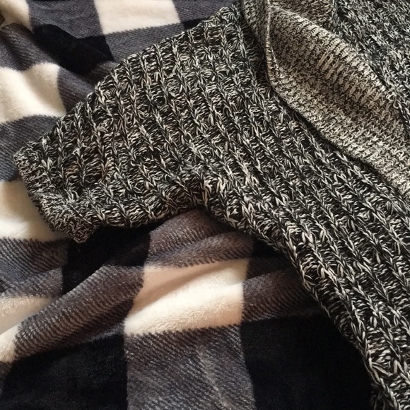 Express sweater - Picture 2 of 3